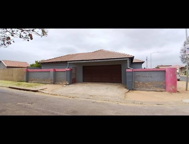 4 BEDROOM HOUSE FOR SALE IN KAGISO 2